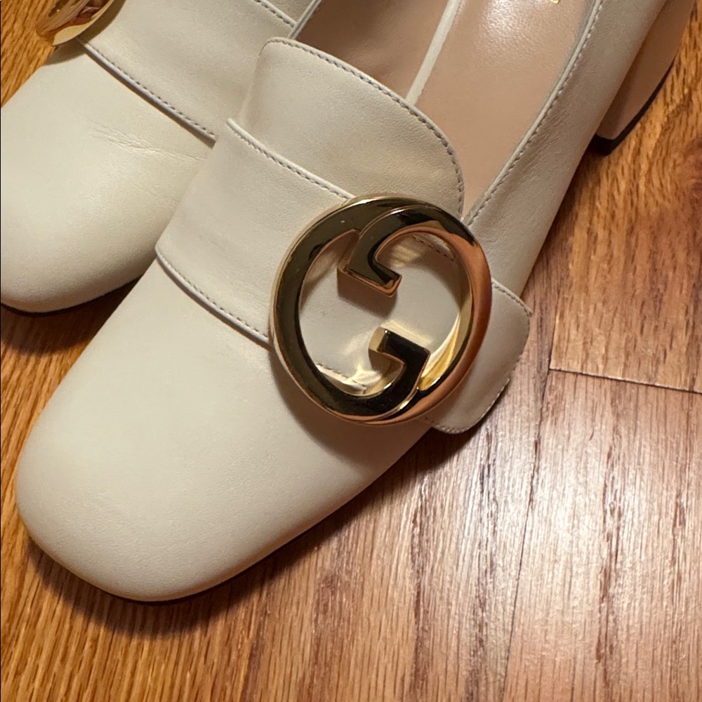 Gucci Women's Blondie Heels with Gold GG ๐ - Picture 2 of 6